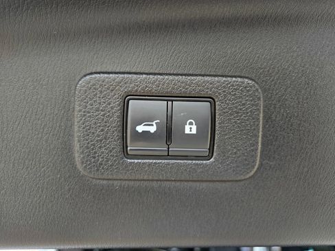 Used 2023 Nissan Armada Platinum w/ Captain's Chairs Package RWD image 32