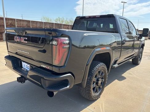 Used 2024 GMC Sierra 2500 AT4 w/ AT4 Premium Plus Package AWD/4WD image 3