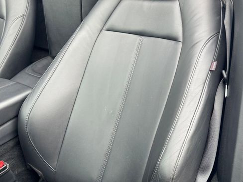 Used 2023 Aston Martin V8 Vantage Roadster RWD image 38