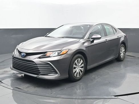 Used 2024 Toyota Camry LE FWD image 8