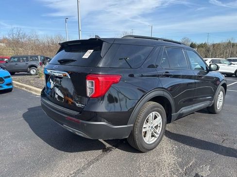 Used 2023 Ford Explorer XLT w/ Equipment Group 202A image 7