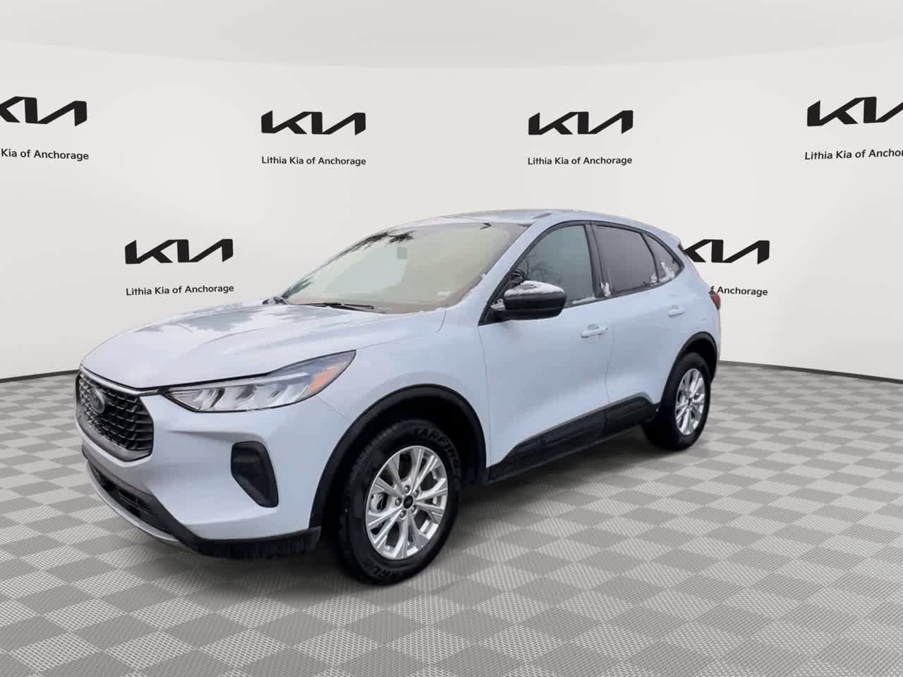 Used 2025 Ford Escape Active AWD/4WD image 5