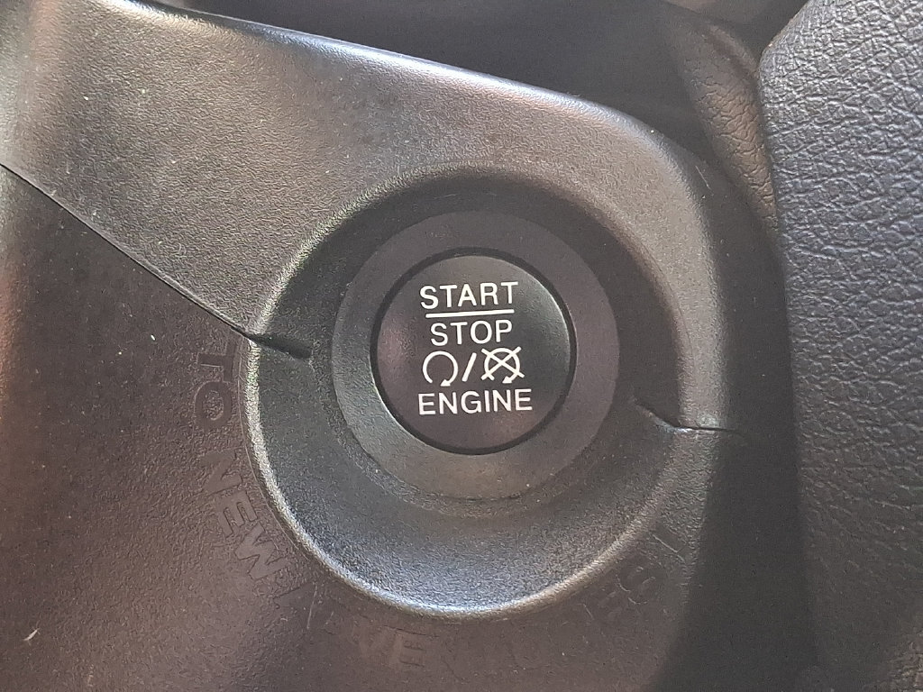 Used 2022 Jeep Renegade Latitude AWD/4WD image 28