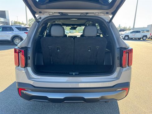 Used 2025 Kia Sorento SX Prestige image 17