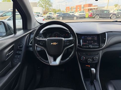 Used 2022 Chevrolet Trax LT w/ Driver Confidence Package AWD/4WD image 15