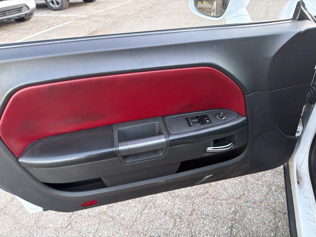 Used 2014 Dodge Challenger R/T Plus RWD image 8