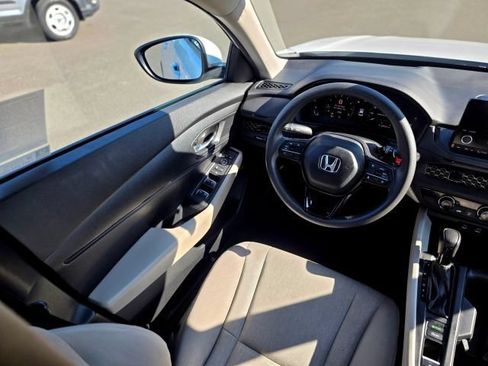 Used 2023 Honda Accord LX image 17
