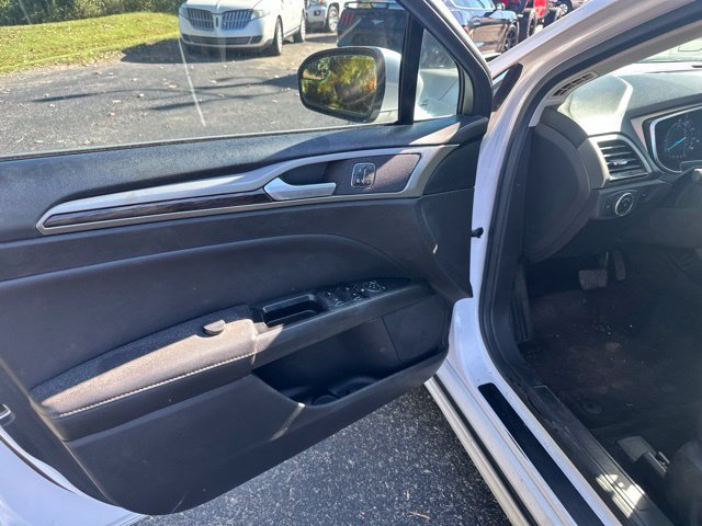 Used 2013 Ford Fusion SE FWD image 10