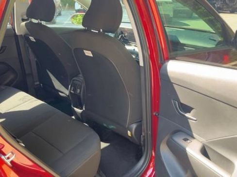 Used 2025 Hyundai Kona SEL FWD image 12