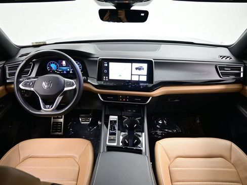 Used 2024 Volkswagen Atlas Cross Sport SEL R-Line image 32