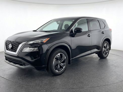 Used 2025 Nissan Rogue SV FWD image 3