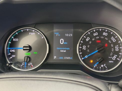 Used 2022 Toyota RAV4 LE AWD/4WD image 16