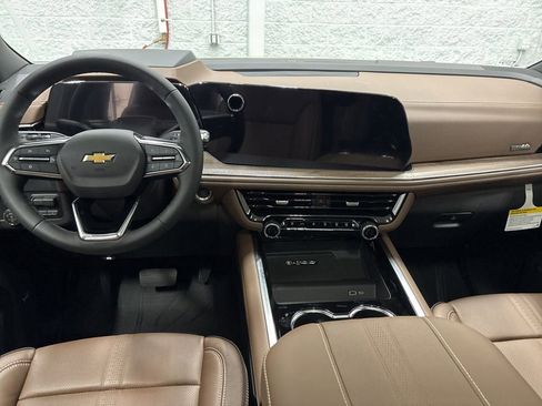 New 2026 Chevrolet Suburban High Country AWD/4WD image 12