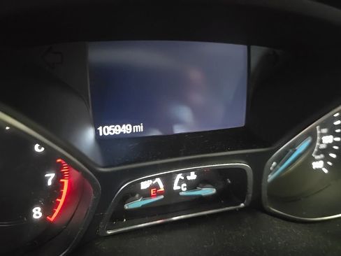 Used 2017 Ford Escape SE w/ Equipment Group 201A image 10