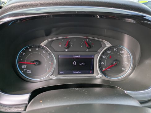 Used 2020 Chevrolet Traverse LT image 27