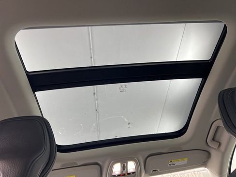 Used 2023 Volvo S60 B5 Ultimate w/ Climate Package image 16