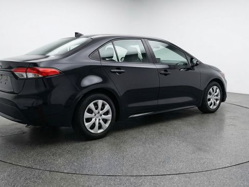 Used 2025 Toyota Corolla LE image 9