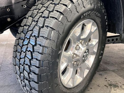 Used 2024 RAM 2500 Laramie image 33