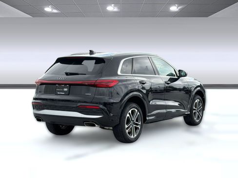 Used 2025 Audi Q5 Premium w/ Convenience Package AWD/4WD image 9