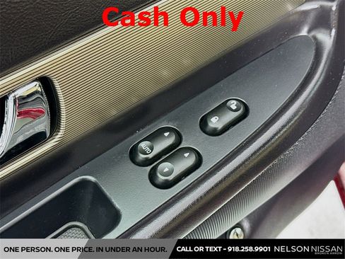 Used 2004 Ford Thunderbird image 16