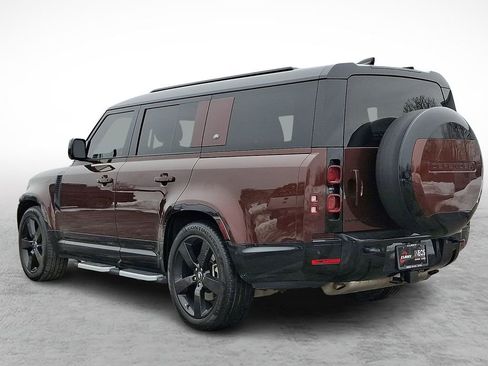 Used 2024 Land Rover Defender 130 X-Dynamic SE image 6