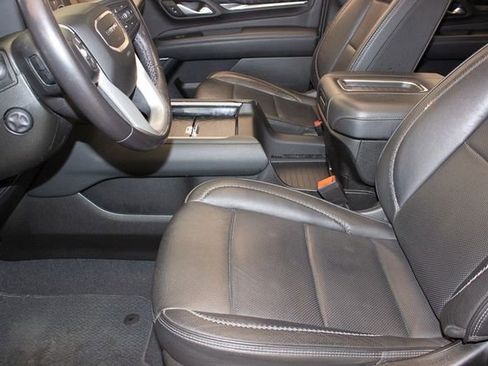 Used 2022 GMC Yukon XL Denali w/ Denali Premium Package AWD/4WD image 24