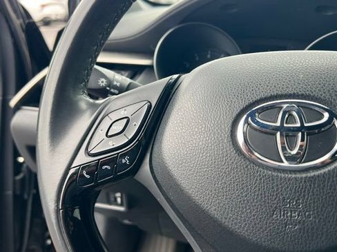 Used 2019 Toyota C-HR XLE FWD image 14