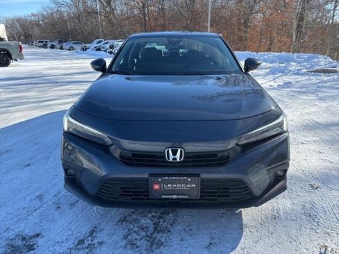 Used 2024 Honda Civic Touring image 3