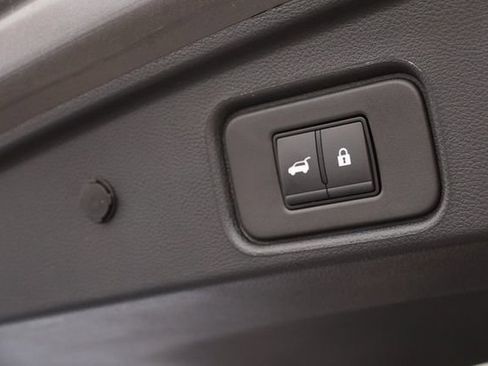 Certified 2025 Nissan Pathfinder SL w/ SL Premium Package FWD image 8