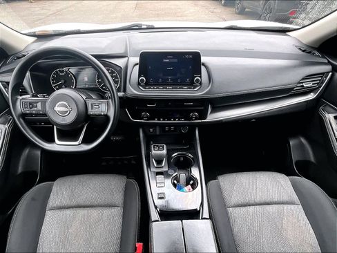 Used 2024 Nissan Rogue SV image 21