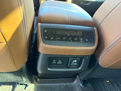 Used 2023 Nissan Pathfinder Platinum AWD/4WD image 13