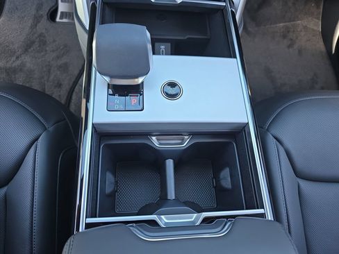 New 2026 Land Rover Range Rover Long Wheelbase SE AWD/4WD image 27
