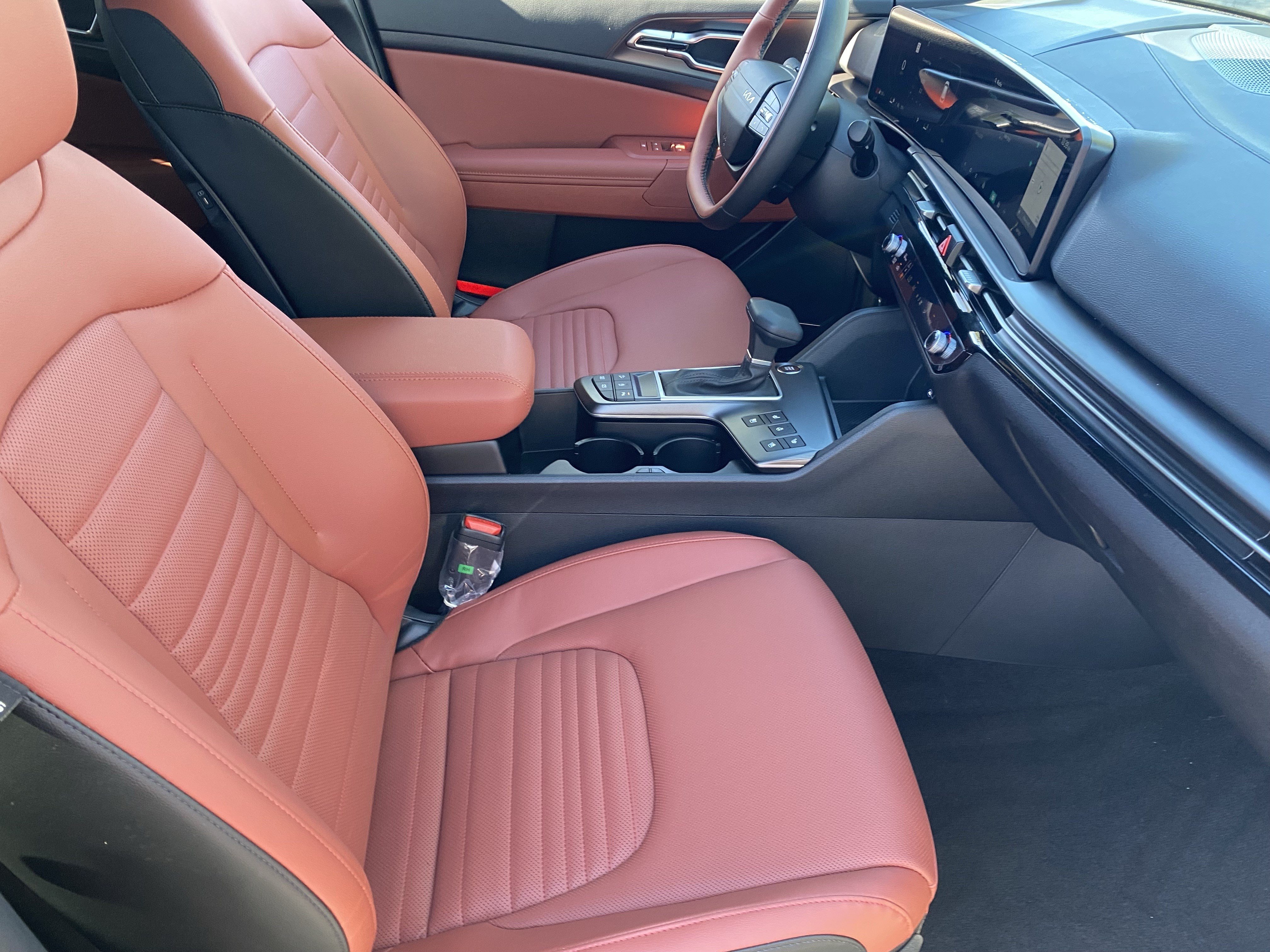 New 2026 Kia Sportage SX FWD image 9