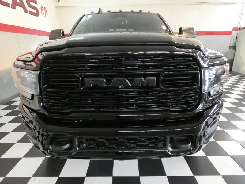 Used 2022 RAM 3500 Limited AWD/4WD image 2