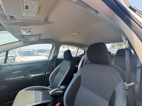 Used 2025 Nissan Versa SV FWD image 32