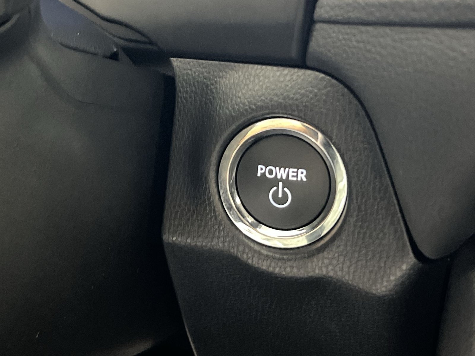 Used 2025 Toyota RAV4 XLE AWD/4WD image 34