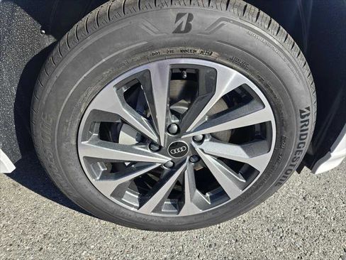 New 2025 Audi Q6 e-tron Premium image 9