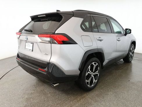 Used 2021 Toyota RAV4 XSE w/ Weather Package image 4