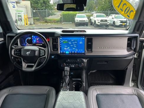 Used 2021 Ford Bronco Outer Banks image 14