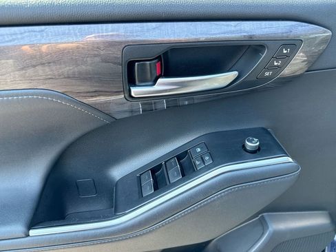 Used 2021 Toyota Highlander Platinum image 22