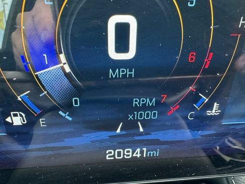 Used 2025 Chevrolet Equinox LT AWD/4WD image 8
