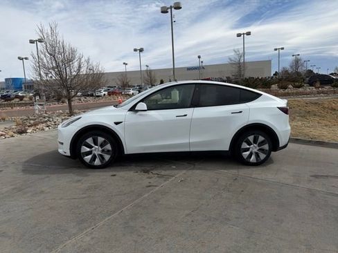 Used 2023 Tesla Model Y Long Range image 4