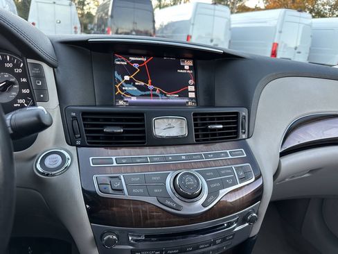 Used 2011 INFINITI M37 x w/ Deluxe Touring Pkg AWD/4WD image 22
