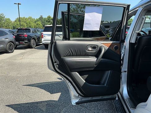 Used 2022 Nissan Armada SL RWD image 24