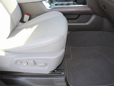 Used 2025 GMC Sierra 1500 SLT image 16