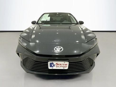 Used 2025 Toyota Camry LE w/ Convenience Package FWD image 2