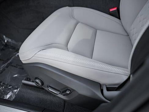 New 2026 Volvo XC60 B5 Plus w/ Protection Package Premier image 32