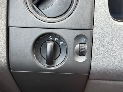 Used 2004 Ford F150 XL RWD image 14