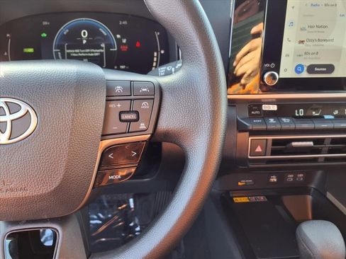 Used 2025 Toyota Camry XSE image 11