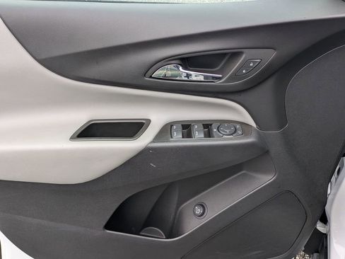 Used 2023 Chevrolet Equinox LT w/ Driver Convenience Package image 13